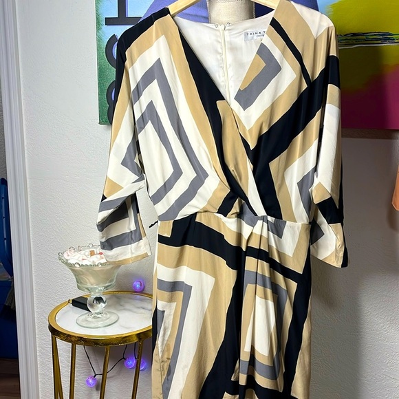 TRINA TURK SILK DRESS - Picture 1 of 7